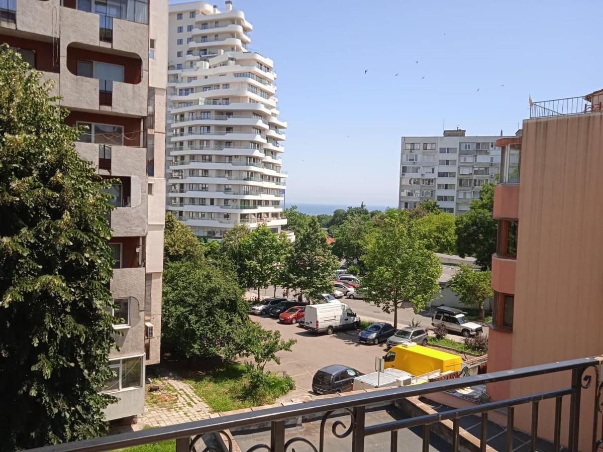Flora Beach Apartaments Burgas Екстер'єр фото