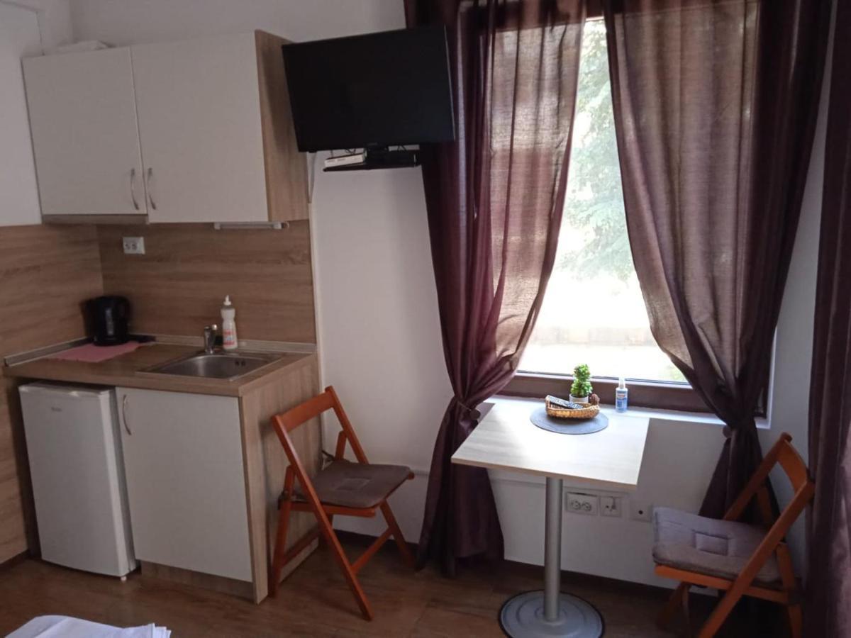 Flora Beach Apartaments Burgas Екстер'єр фото