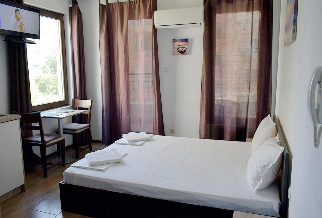 Flora Beach Apartaments Burgas Екстер'єр фото