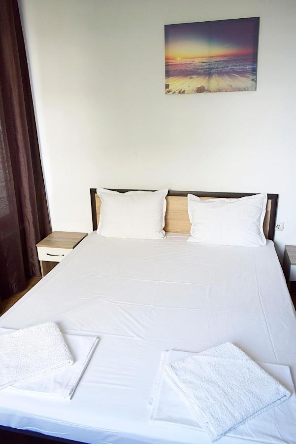 Flora Beach Apartaments Burgas Екстер'єр фото